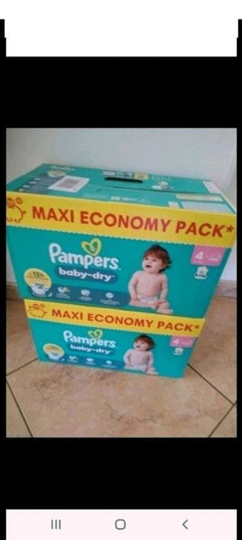 216 couches Pampers Baby Dry Taille 4