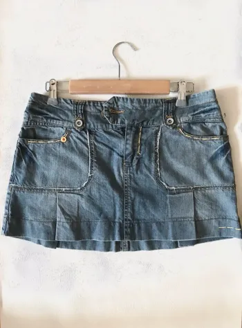 Jupe en jean Mango (vintage années 90 modèle introuvable)