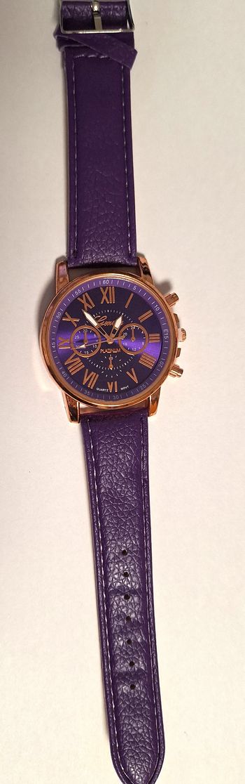 NEUVE ! MONTRE QUARTZ FEMME - VIOLET