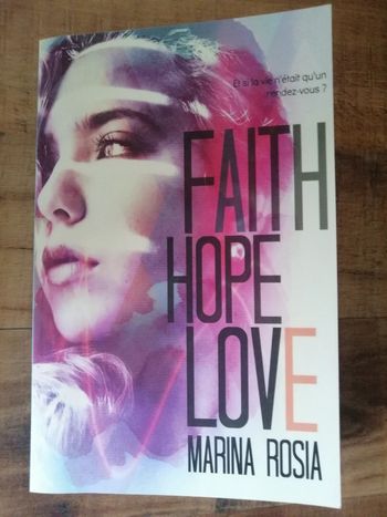 Livre Faith hope love de Marina Rosia