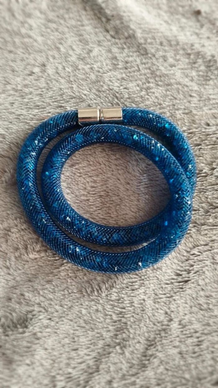 Bracelet aimanté bleu