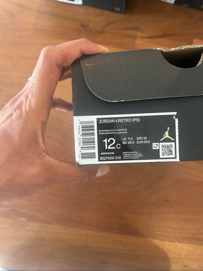 Jordan 4 black cat taille 29.5 - photo numéro 4