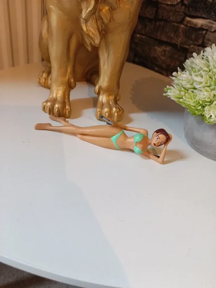 Figurine tomb raider
