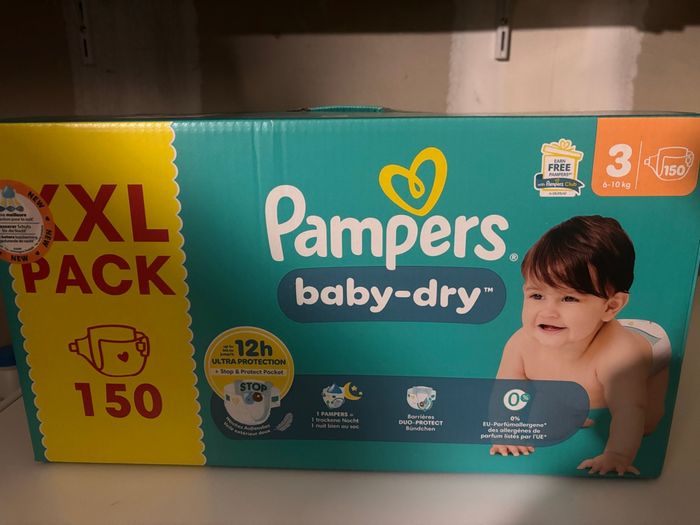 Couches Pampers taille 3 baby dry neuf