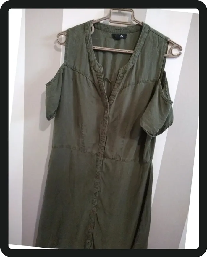 Robe épaule dénudée