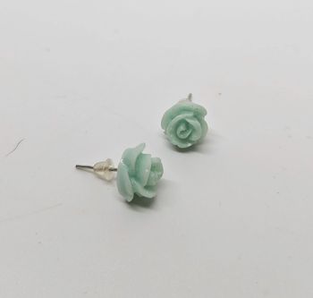 Paire de boucles d'oreilles. Neuve.