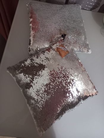Coussins paillettes