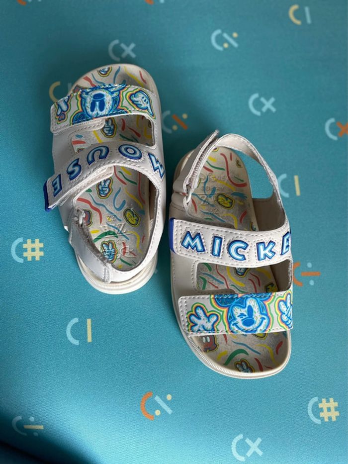 Sandales claquettes scratch Mickey Mouse Zara pointure 22 - photo numéro 5