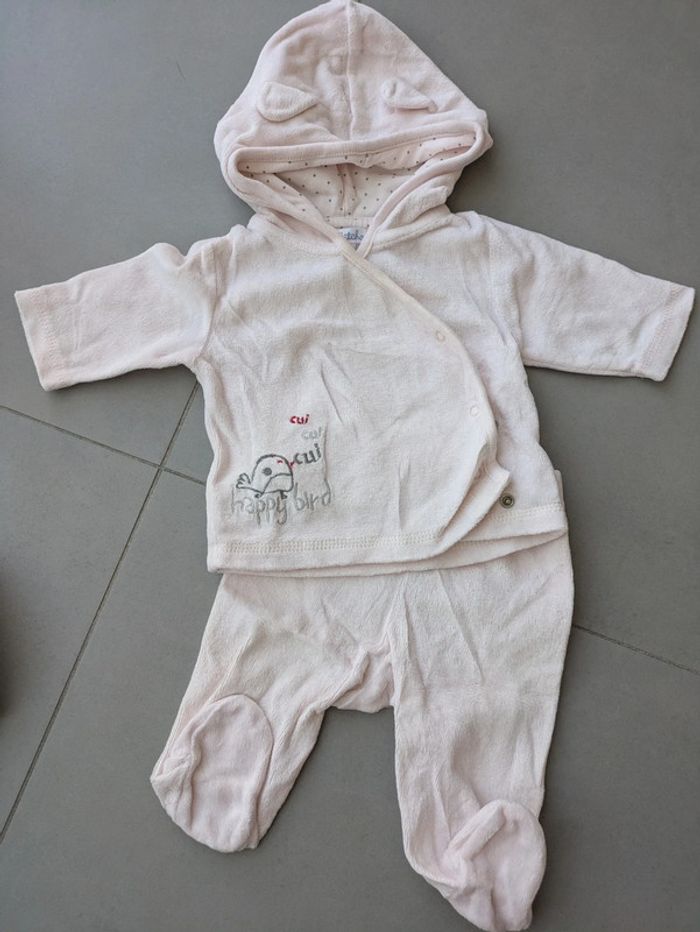 Lot 2 pyjamas/ensemble velour taille 1 mois - photo numéro 2