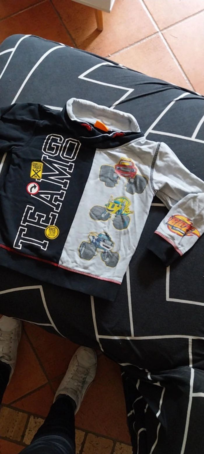 Pull T6 7 ans
