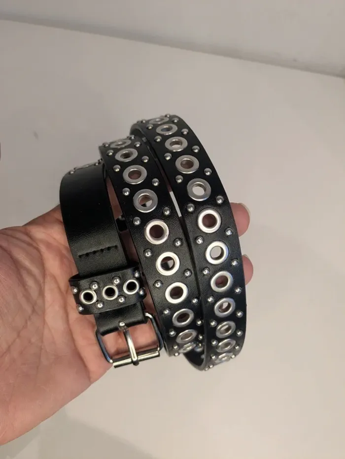 Ceinture gothique à œillets métalliques – look dark garanti - photo numéro 5