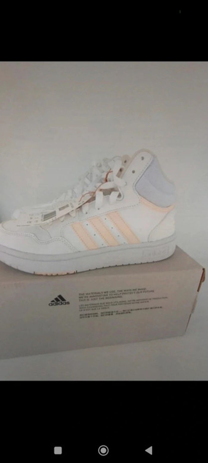 Baskets adidas neuves 39 1/3 - photo numéro 4