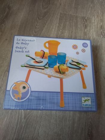 Jouet en bois neuf D'imitation