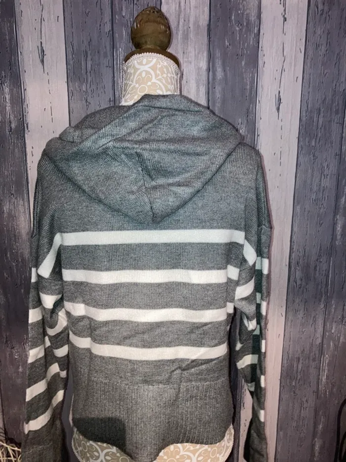 Pull à capuche - photo numéro 2