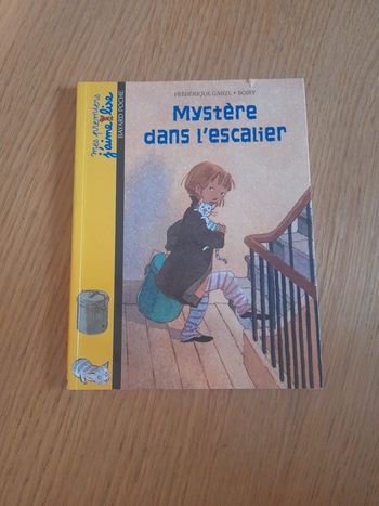 Mes premiers j'aime lire mystère dans l'escalier