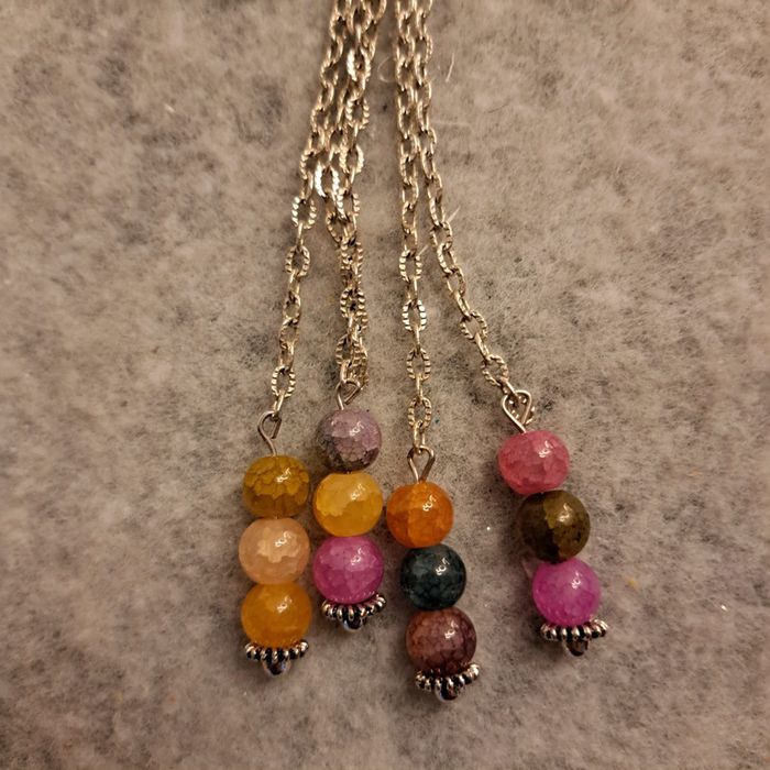 Collier avec breloques et perles multicolore - photo numéro 11