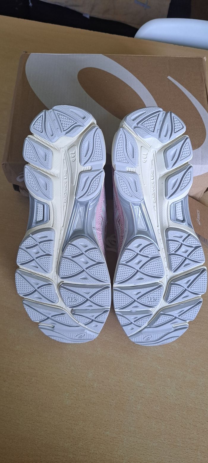 Asics Gel Nyc Cream/Rose Water T40 - photo numéro 5