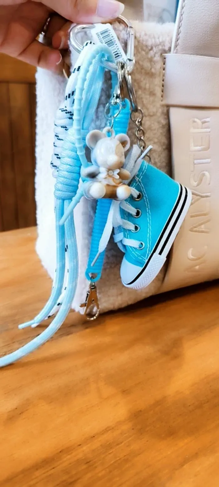 Porte clé gri-gri de sac Mickey converse bleu - photo numéro 3