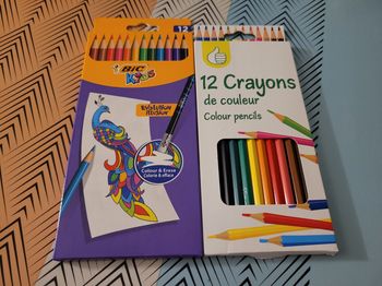 lots crayons de couleur neuf (2e)