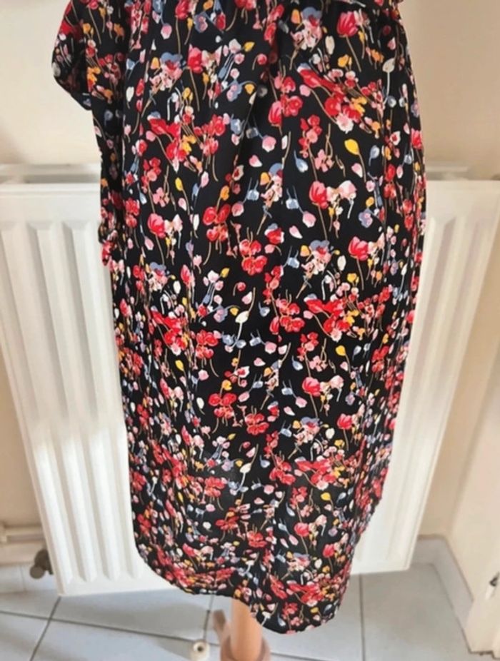 Robe fleurie, noire et rouge, Forever21 - photo numéro 11
