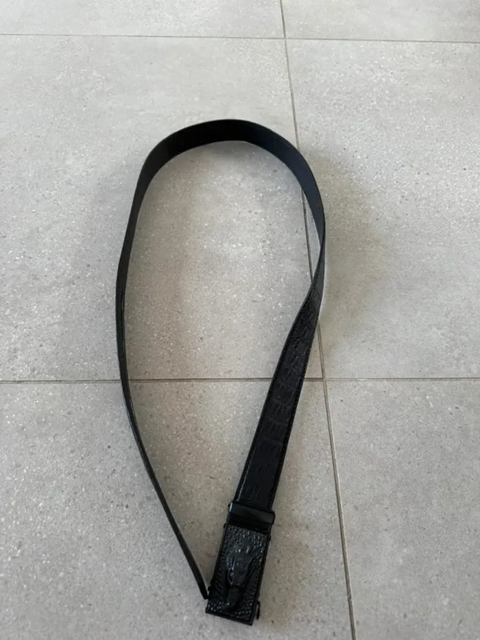 Ceinture noire, très bon état, 117cm