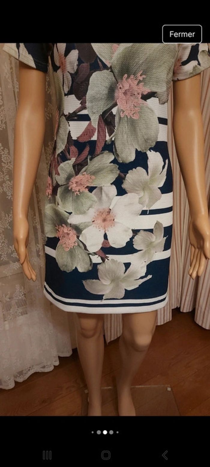 Robe Batida t 1 (36) fond blanc et bleu fleuries - photo numéro 3