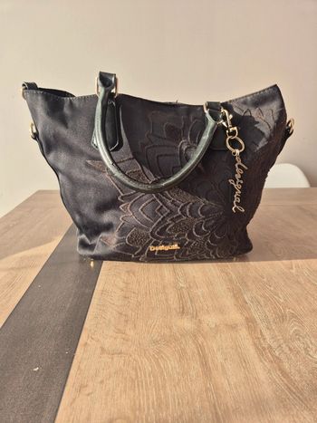 Sac à main desigual bandoulière