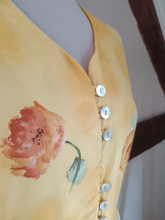 Robe jaune boutonnée fleurie roses - photo numéro 3
