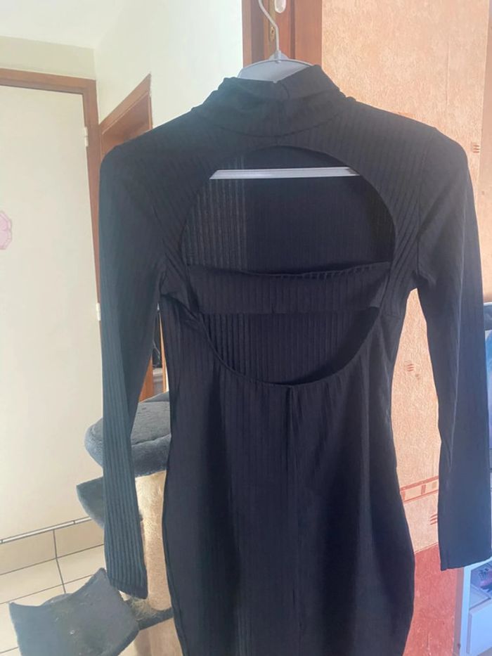 Très belle Robe moulante dos nu taille 38 marque CLUB L - photo numéro 2