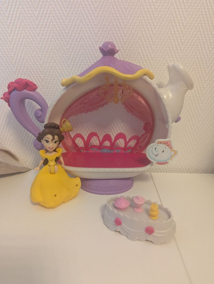 Figurine Disney little kingdom princesse Belle, dining room