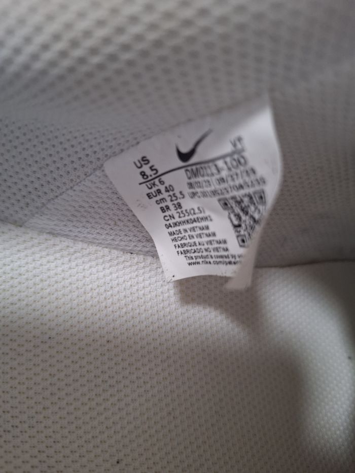 Vends baskets blanche vision alta Nike - photo numéro 3