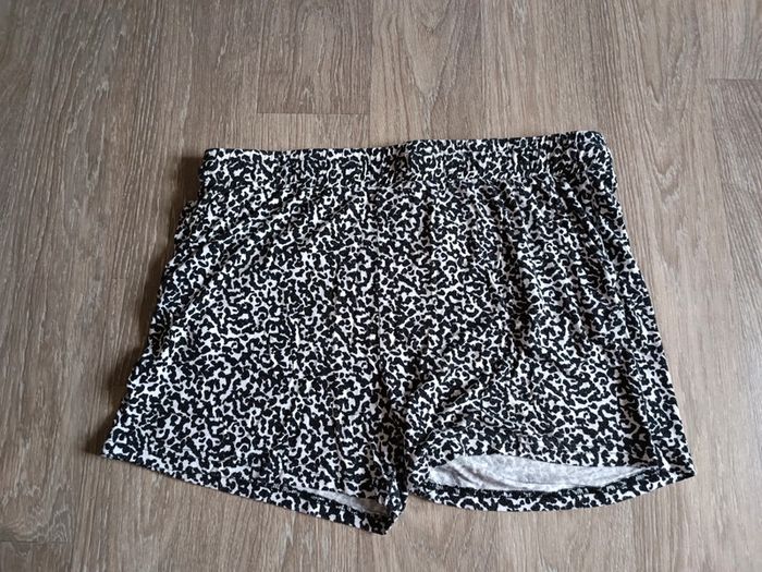 Short fluide avec poches en viscose 40