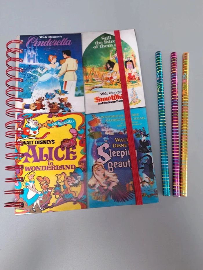 Lot de papeterie "Disney"