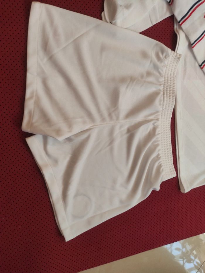 Tenue de foot PSG, Nike Authentique Officiel taille enfant 5/6 ans, Neuf - photo numéro 11