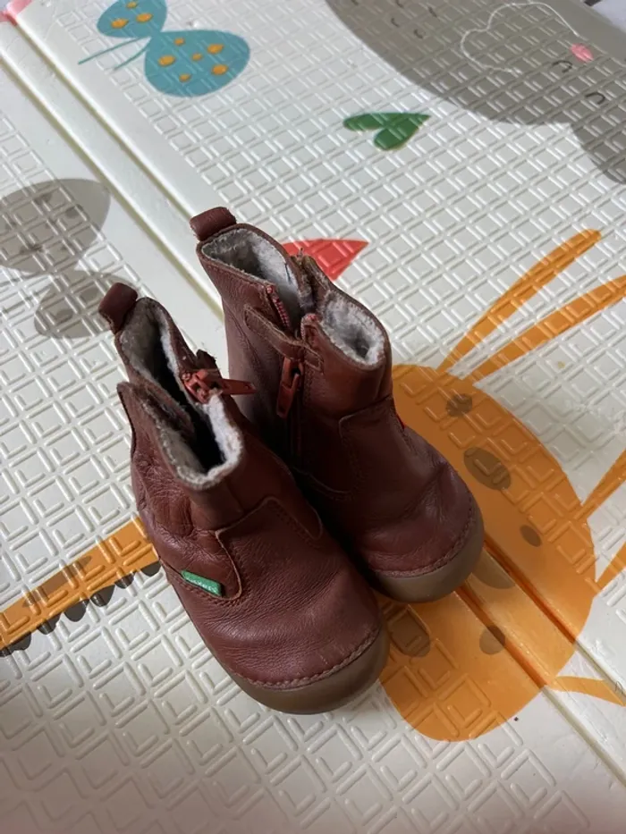 Bottes en cuir de la marque Kickers, taille 20. - photo numéro 8