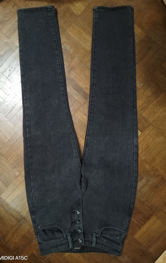 Jean boutons - photo numéro 3