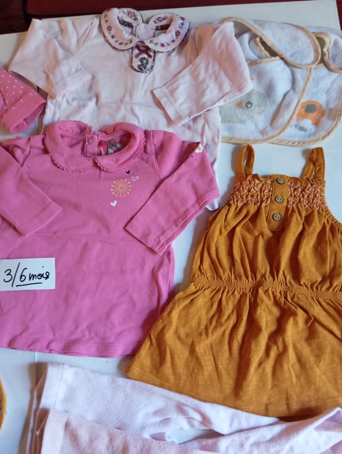 Vêtements bébé Fille 3-6 mois Lot N° 30 - photo numéro 5