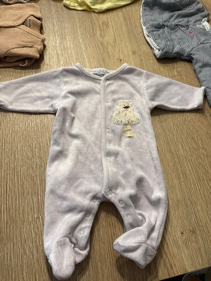 Lot pyjama 1-3 mois - photo numéro 3