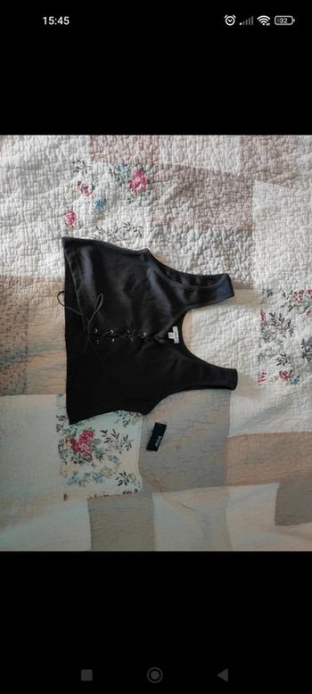 Très beau croc top avec ficelle