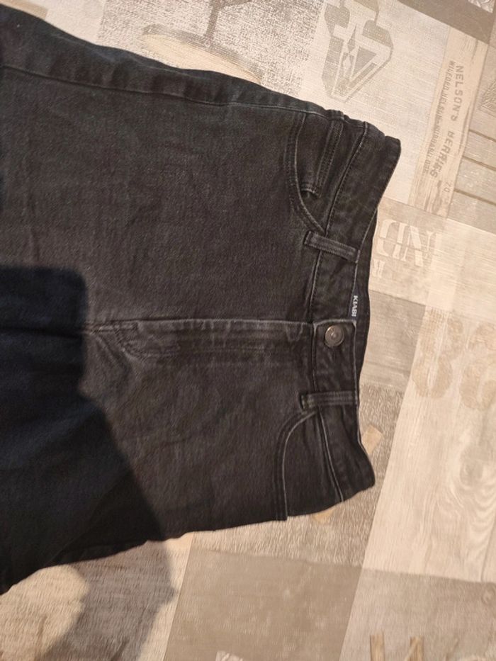 Short kiabi taille 34 - photo numéro 3