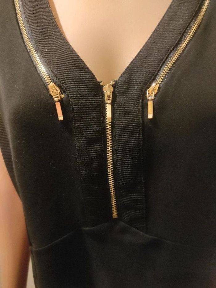 robe noire droite