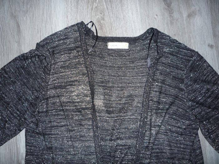 GILET COURT NOIR A PAILLETTES OR "CACHE CACHE" - TAILLE XL - n°03 - photo numéro 2