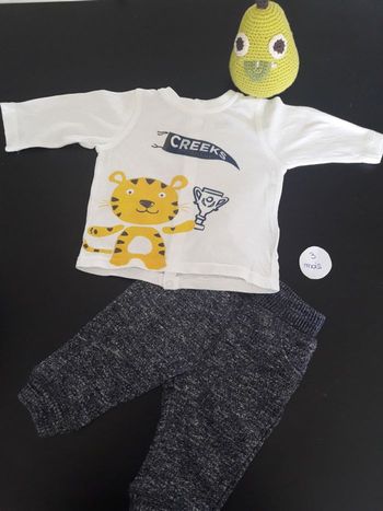 Ensemble tee-shirt et pantalon 3 mois