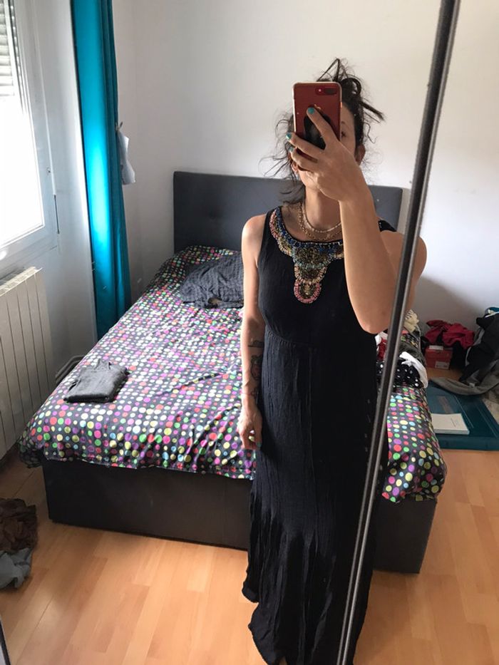 Robe longue à perles