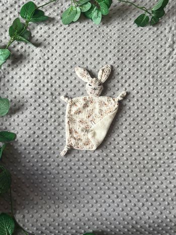 Doudou lapin personnalisé