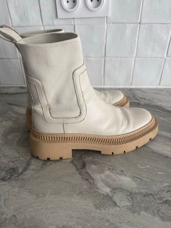 Bottines en simili beige Mango 