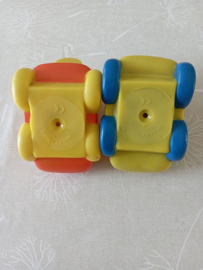 Lot 2 voitures en caoutchouc pour le bain 1€5 - photo numéro 5