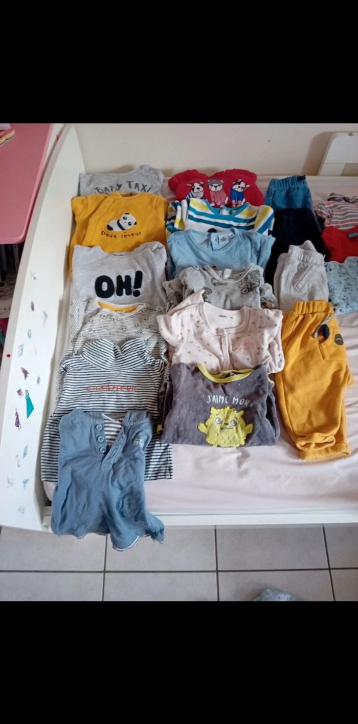 Lot vêtements garçon 9 mois - photo numéro 3