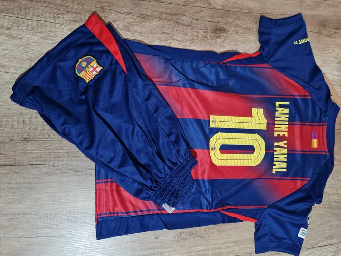 Maillot football FC Barcelone - Lamine yamal - Taille 28 - 12 ans - photo numéro 2