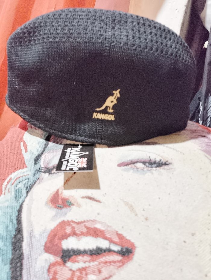 Kangol logo doré